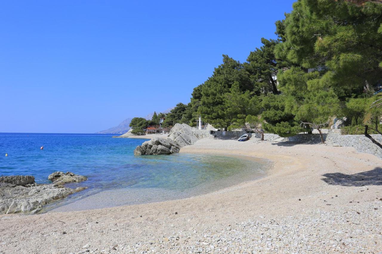 Apartments with a parking space Brela, Makarska - 6043 Bagian luar foto