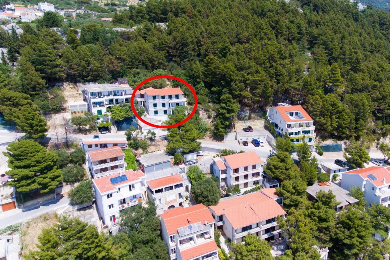 Apartments with a parking space Brela, Makarska - 6043 Bagian luar foto