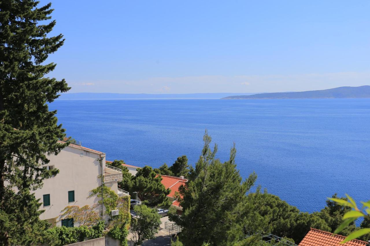 Apartments with a parking space Brela, Makarska - 6043 Bagian luar foto